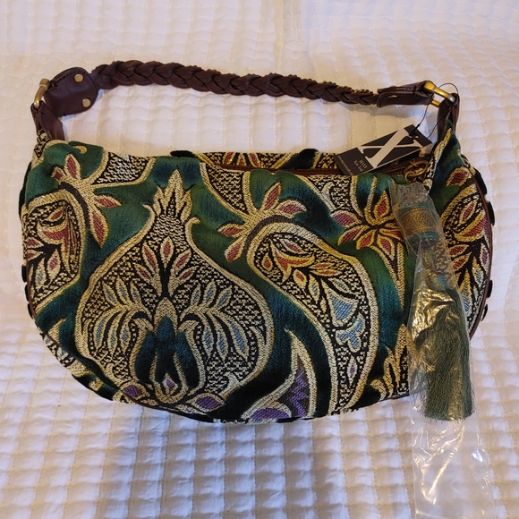 Maxx New York - Picture 2 of 4